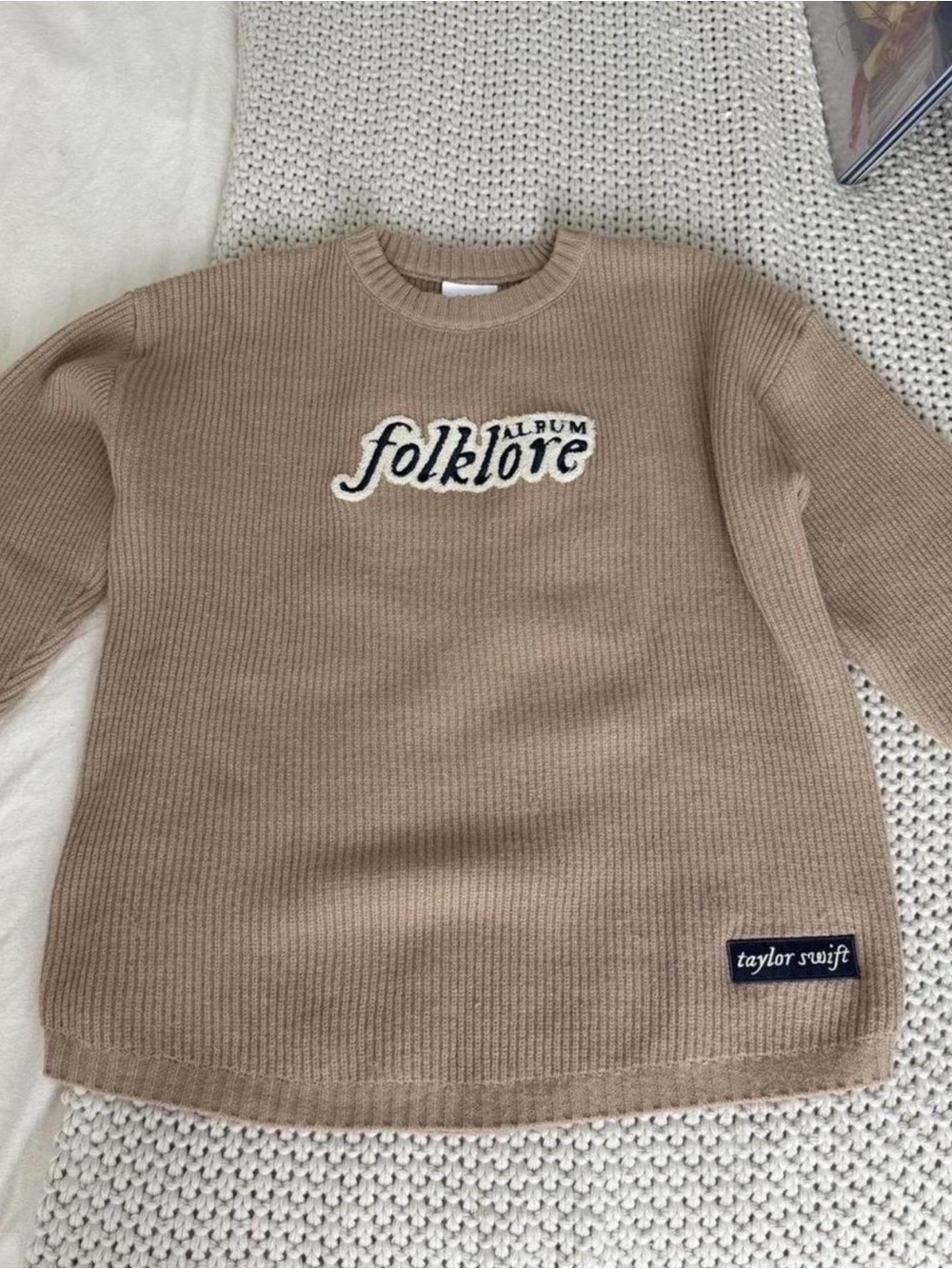taylor swift folklore tan knit oversized sweater size medium